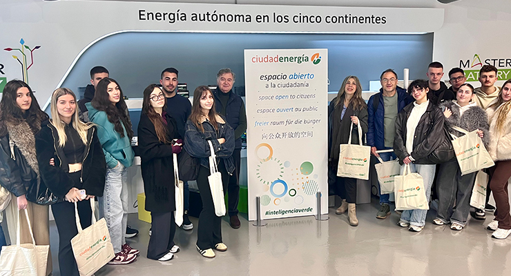 Ciudadenergía y Master Battery reciben al alumnado del EPAL Konitsas (Grecia) en una visita sobre energía sostenible y economía circular en el marco del programa Erasmus+