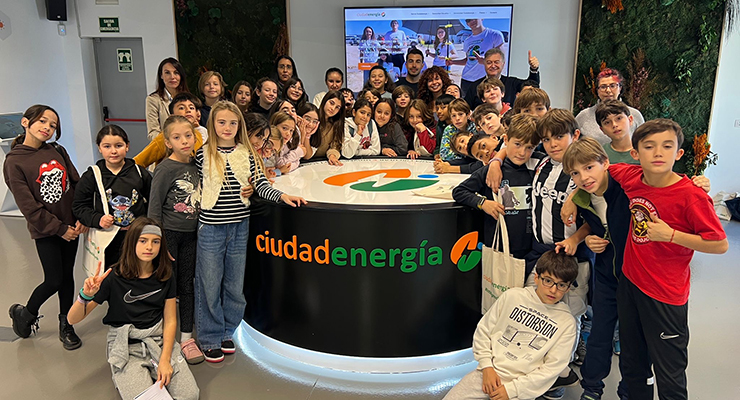 Segunda visita del Colegio San Miguel Arcángel de Moralzarzal a Ciudadenergía para aprender sobre baterías y almacenamiento solar