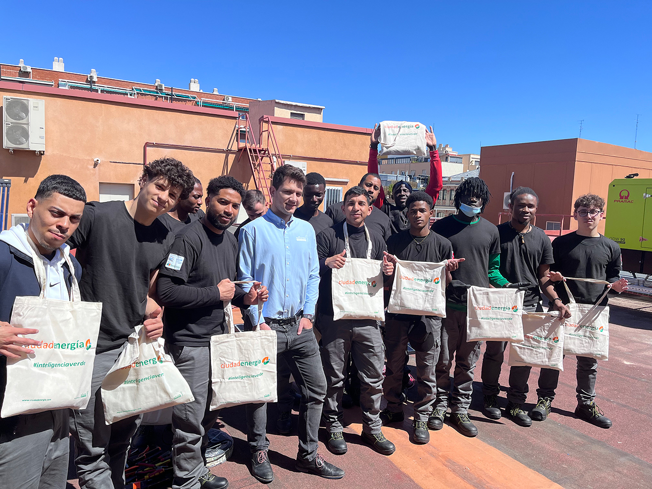 La Cátedra Master Battery – UPM imparte una jornada técnico-formativa a los alumnos del Curso de Instalaciones Solares Fotovoltaicas de CESAL