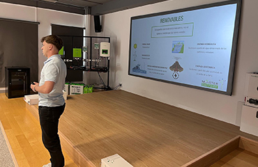 La formación fue impartida por Álex Guerrero García de Master Battery