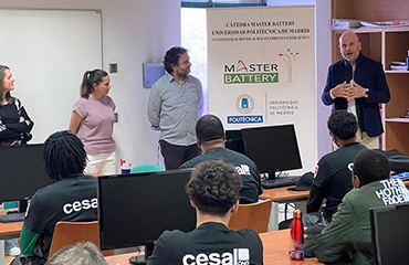 Alberto Mazuela Llanos, Iberdrola (Dirección Innovación y Sostenibilidad), se dirige a los alumnos de CESAL