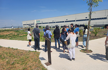 Recorrido por las instalaciones de Master Battery, visitando el Espacio Verde